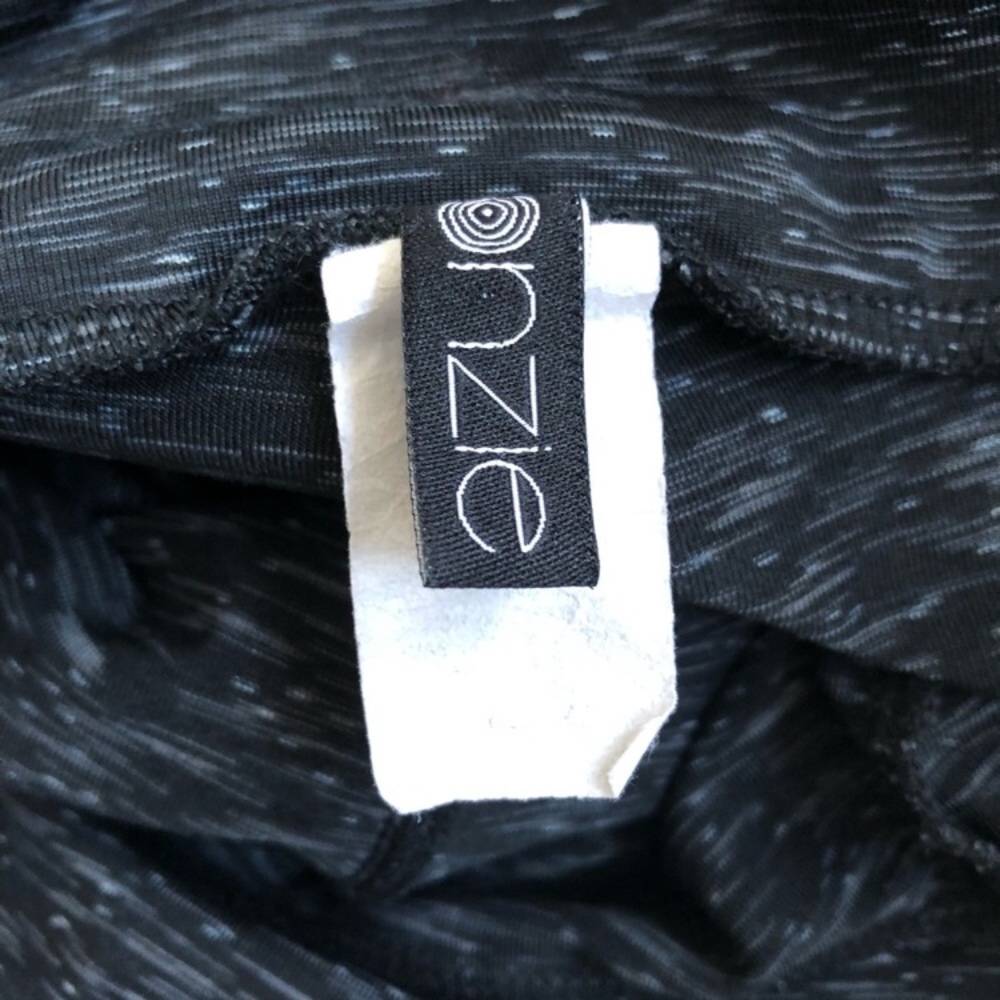 Onzie Spacedye Weave Yoga Capri Leggings NWOT - Picture 4 of 7